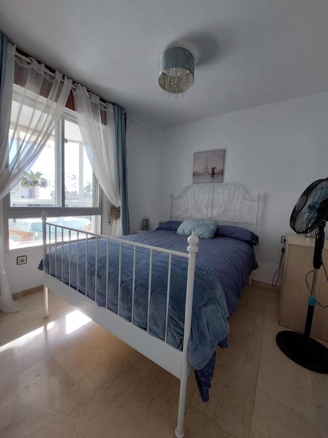 Lovely Apartment In Torremolinos Views Of The Sea, Pool, Terrace, Sofa Bed And Fully Equipped Kitchen Екстер'єр фото